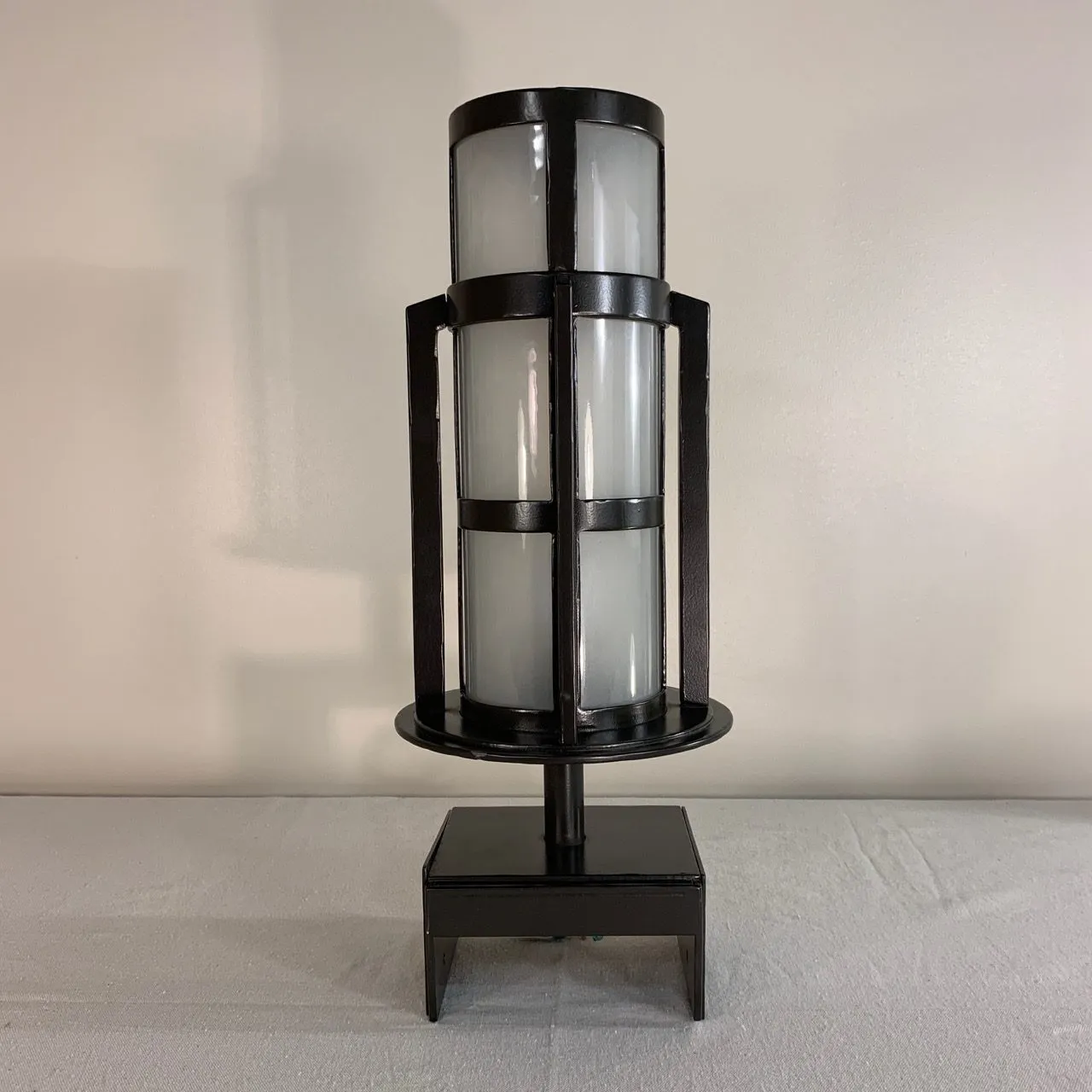 Hammerton Post Light, Pole Light, Bronze, Frosted Glass